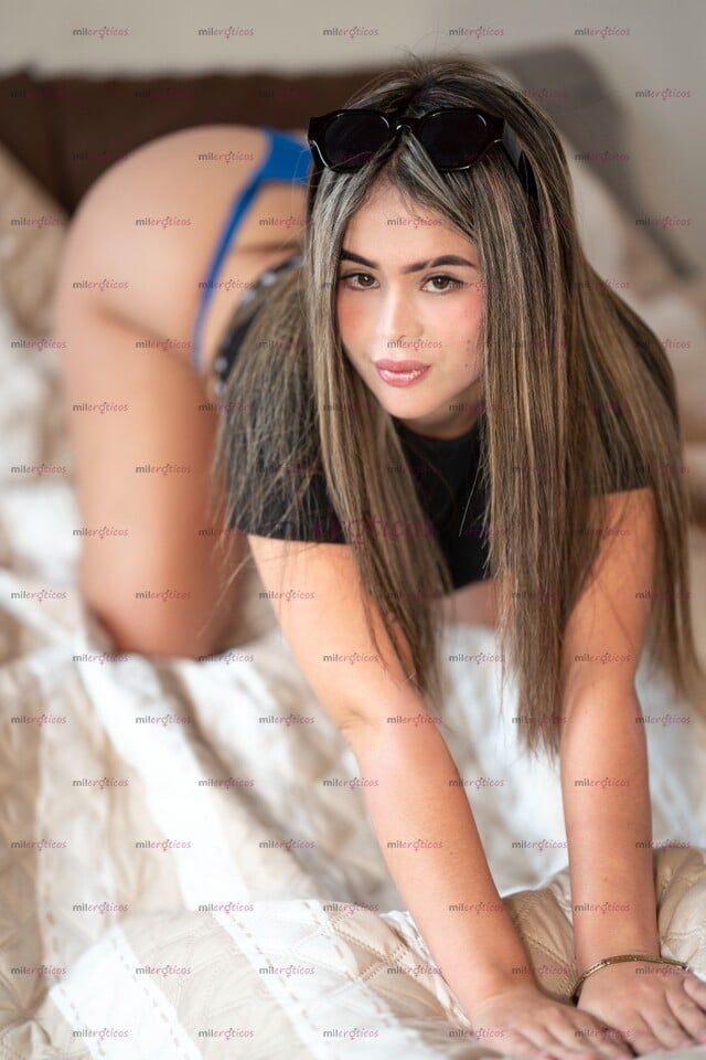 FOTOS DE STEFY POCOS DÍAS UNA DIOSA EN LA CAMA Y MUY ARDIENTE Y CARIÑOSA
