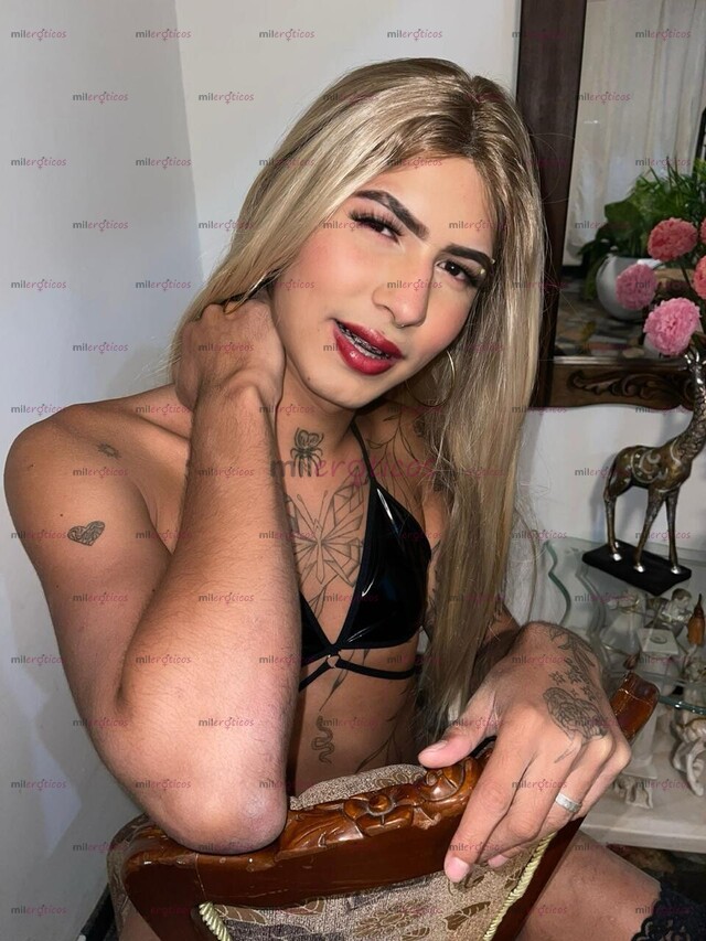 FOTOS DE UNA FLACA RUBIA, TATUADA CON UN CUERPO QUE TE LLEVARA AL PLACER.