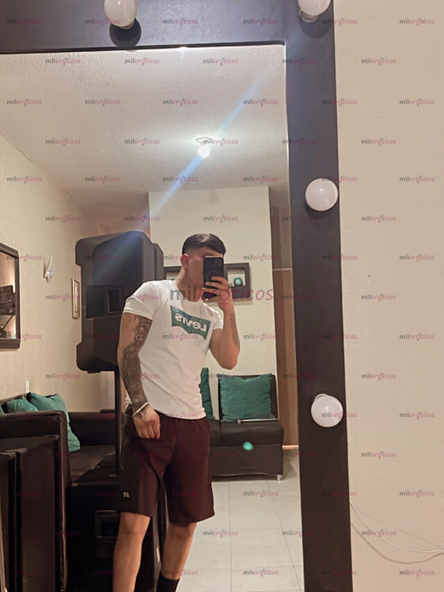 FOTOS DE CHACAL JOVEN ,TATUDADO COMPLACIENTE EN TODOS LOS SENTIDOS