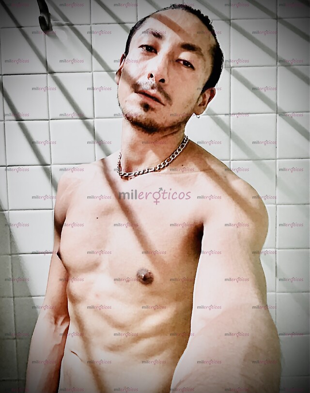 FOTOS DE MORENO FLACO Y VERGÓN. PREÑO Y DEVORO CULOS.