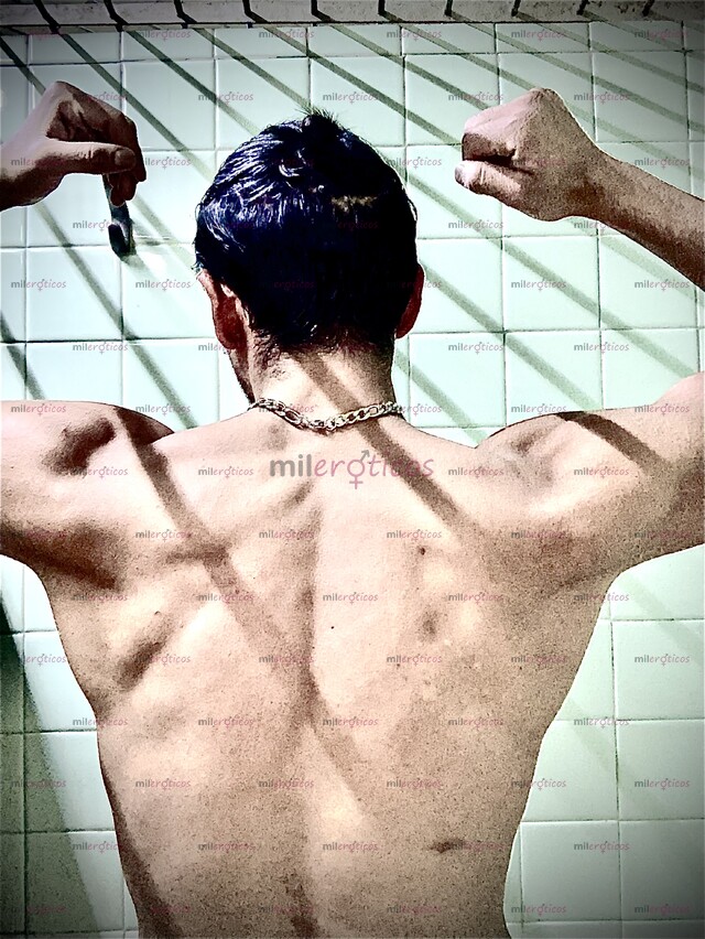 FOTOS DE MORENO FLACO Y VERGÓN. PREÑO Y DEVORO CULOS.