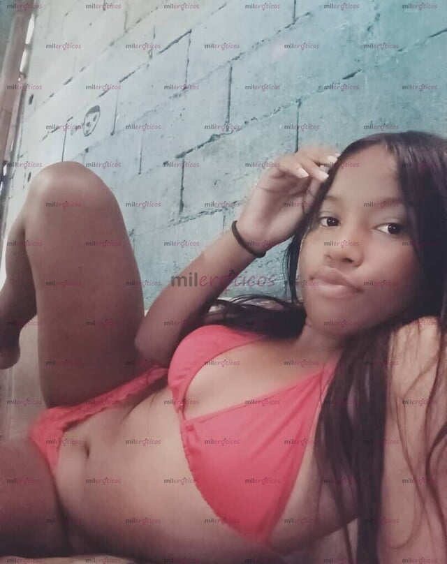 FOTOS DE MORENITA CON MUCHAS GANAS DE PASARLA RICO DISPONIBLE PARA TI DESDE 7K