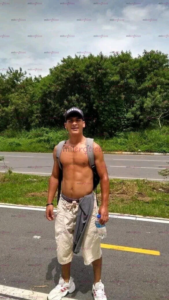 FOTOS DE SÓLO HOMBRES MODELO DE 27 AÑOS SÓLO HOMBRES 27 YEAR OLD MODEL SERVING MEN