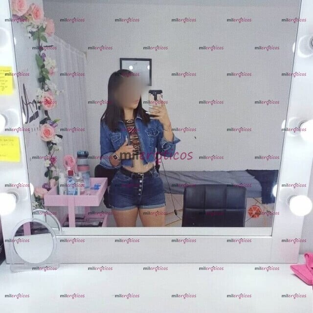 FOTOS DE DIA DE HACERME VENIR VARIAS VECES CON LA LENGUA...............