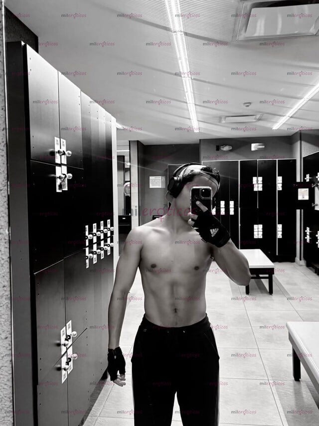 FOTOS DE JOVEN FIT MORENO CALIENTE EXPERTO EN DAR PLACER