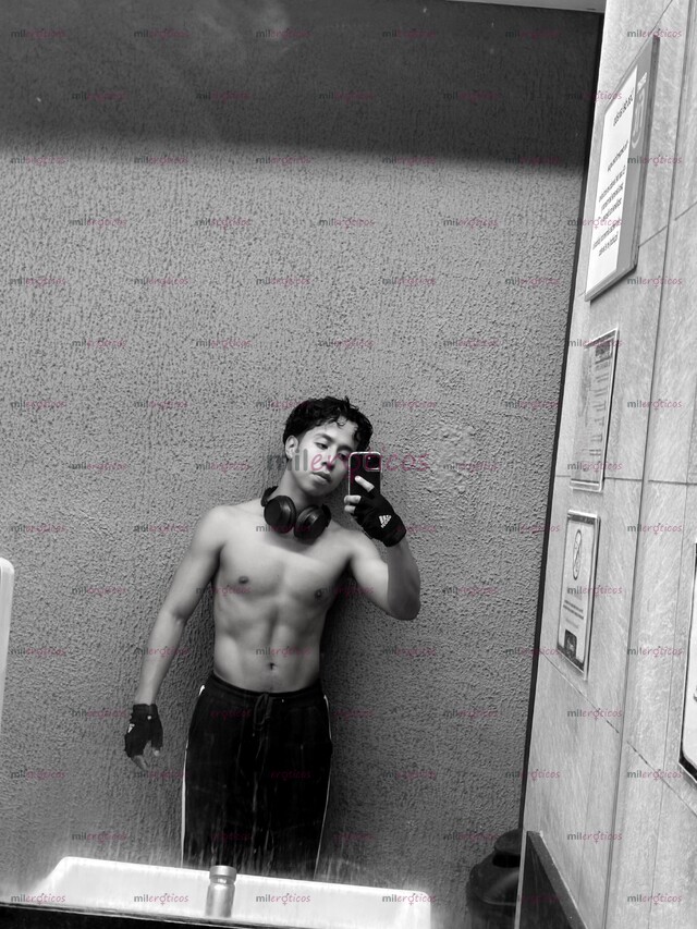 FOTOS DE JOVEN FIT MORENO CALIENTE EXPERTO EN DAR PLACER