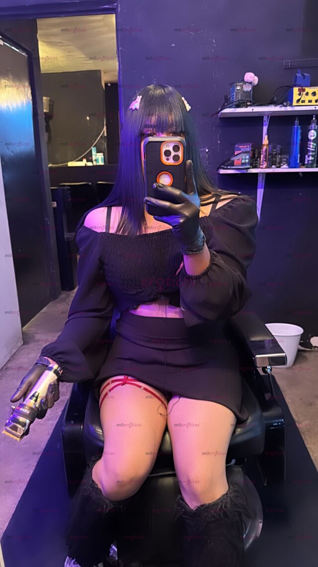 FOTOS DE CHICA TRANS BARBERIA CORTE DE PELO BARBA CEJA FACIALES