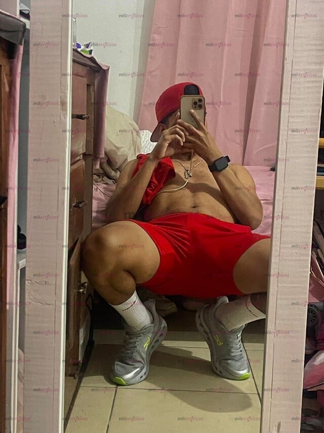 FOTOS DE FLACO,MORENITO, 22 AÑOS COSTEÑO Y MUY CALIENTE