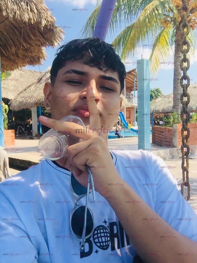 FOTOS DE CHICO CALIENTE VERSÁTIL, TEFETICHISTA Y BUEN AMANTE DISPONIBLE PARA COMPLACERTE