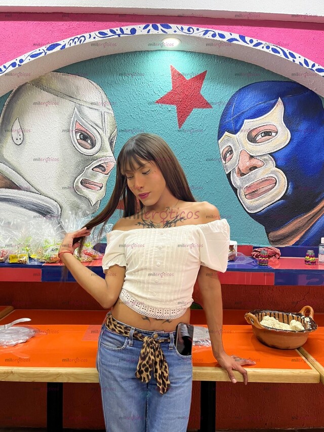 FOTOS DE CIRCE UNIVERSITARIA COMPLACIENTE Y ATENTA