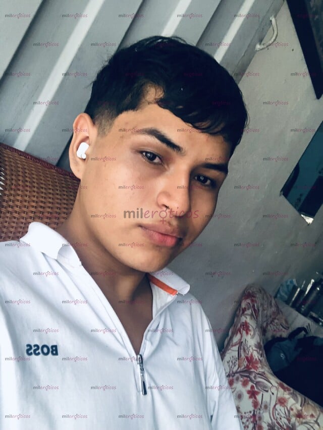 FOTOS DE CHICO CALIENTE VERSÁTIL, TEFETICHISTA Y BUEN AMANTE DISPONIBLE PARA COMPLACERTE