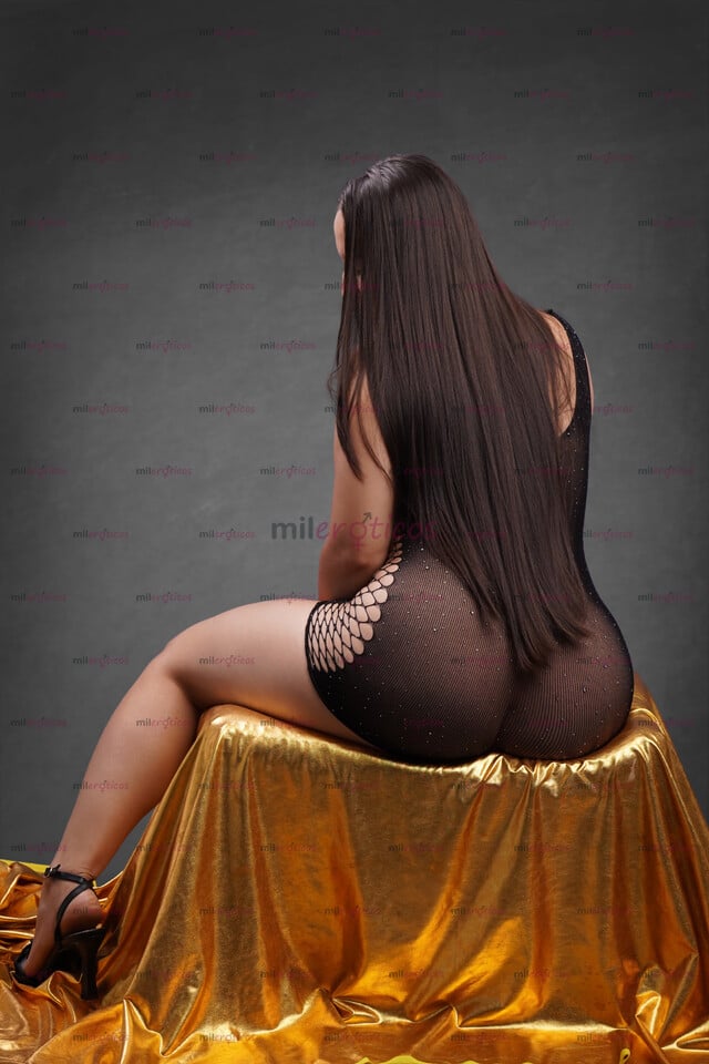 FOTOS DE HERMOSA MUJER JOVEN CON GANAS DE COMPLACERTE