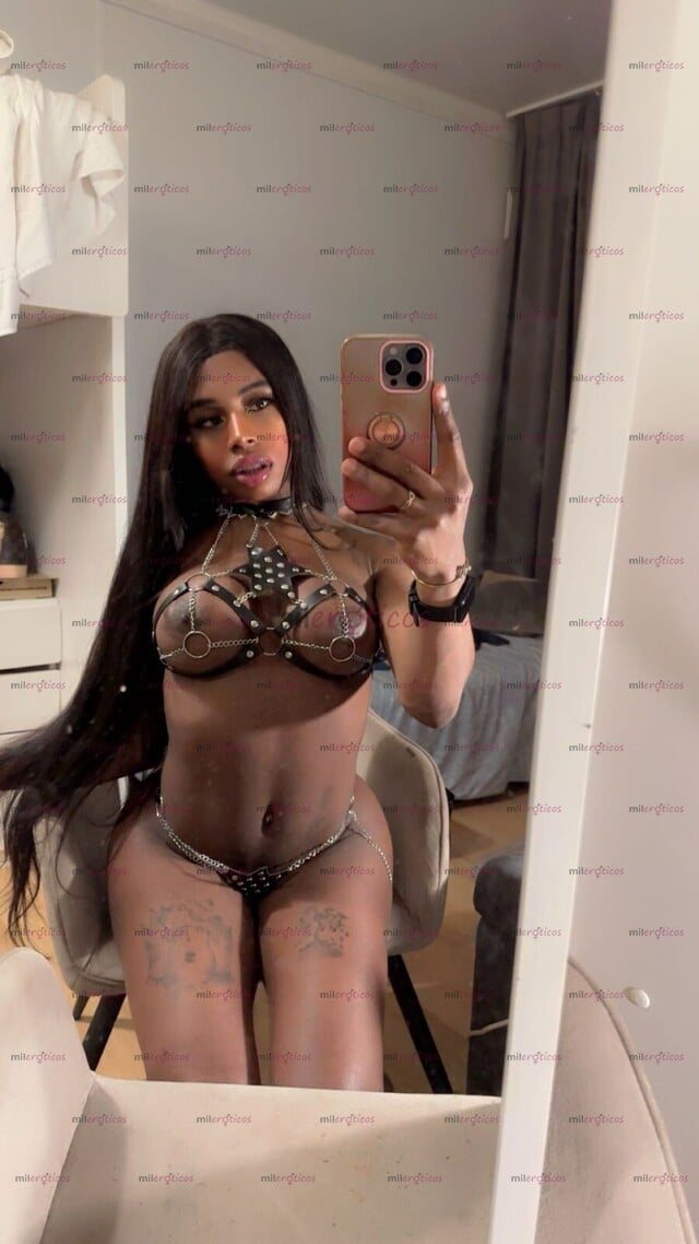 FOTOS DE SARAY NUEVA MORENA DE TAN SOLO 20 AÑOS Y 23 CM DE DOTACIÓN REAL