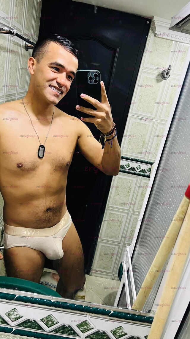 FOTOS DE COMPLACIENTE AL 100 SOY DE SANTANDER CALIENTE LLAMAME
