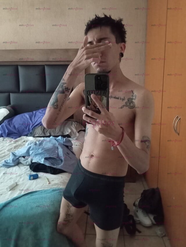 FOTOS DE PASIVO CHACAL TATUADO CON EL CULO APRETADITO, RICO YA AGUANTADOR