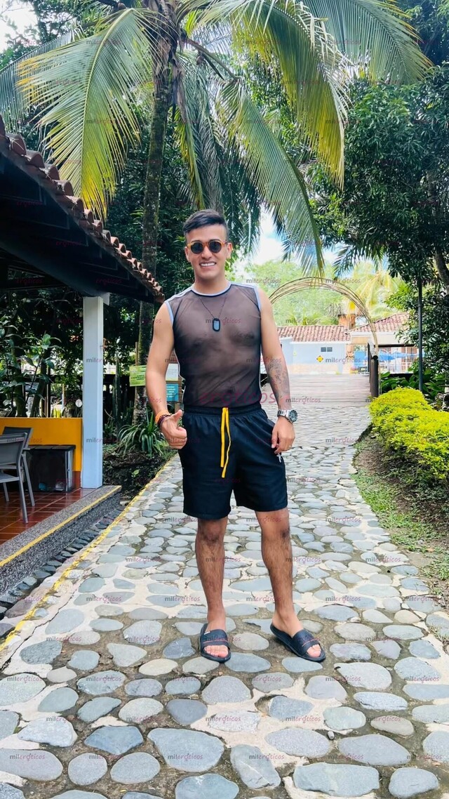 FOTOS DE COMPLACIENTE AL 100 SOY DE SANTANDER CALIENTE LLAMAME