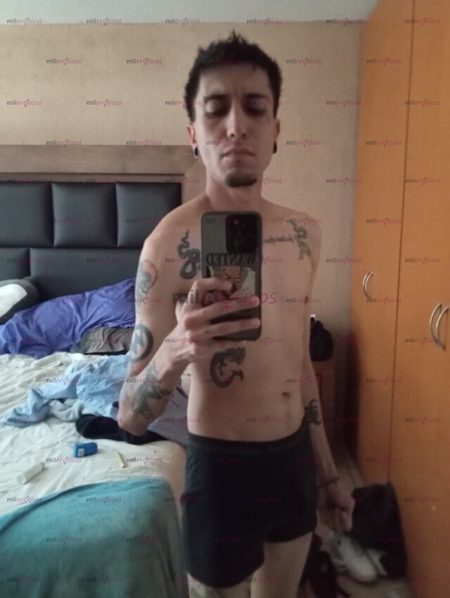 FOTOS DE PASIVO CHACAL TATUADO CON EL CULO APRETADITO, RICO YA AGUANTADOR