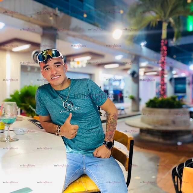 FOTOS DE COMPLACIENTE AL 100 SOY DE SANTANDER CALIENTE LLAMAME