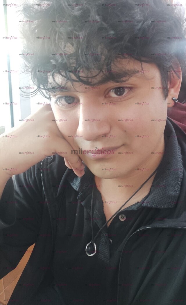 FOTOS DE UNIVERSITARIO CON BUEN CULITO Y VERGA SUMISO INTER