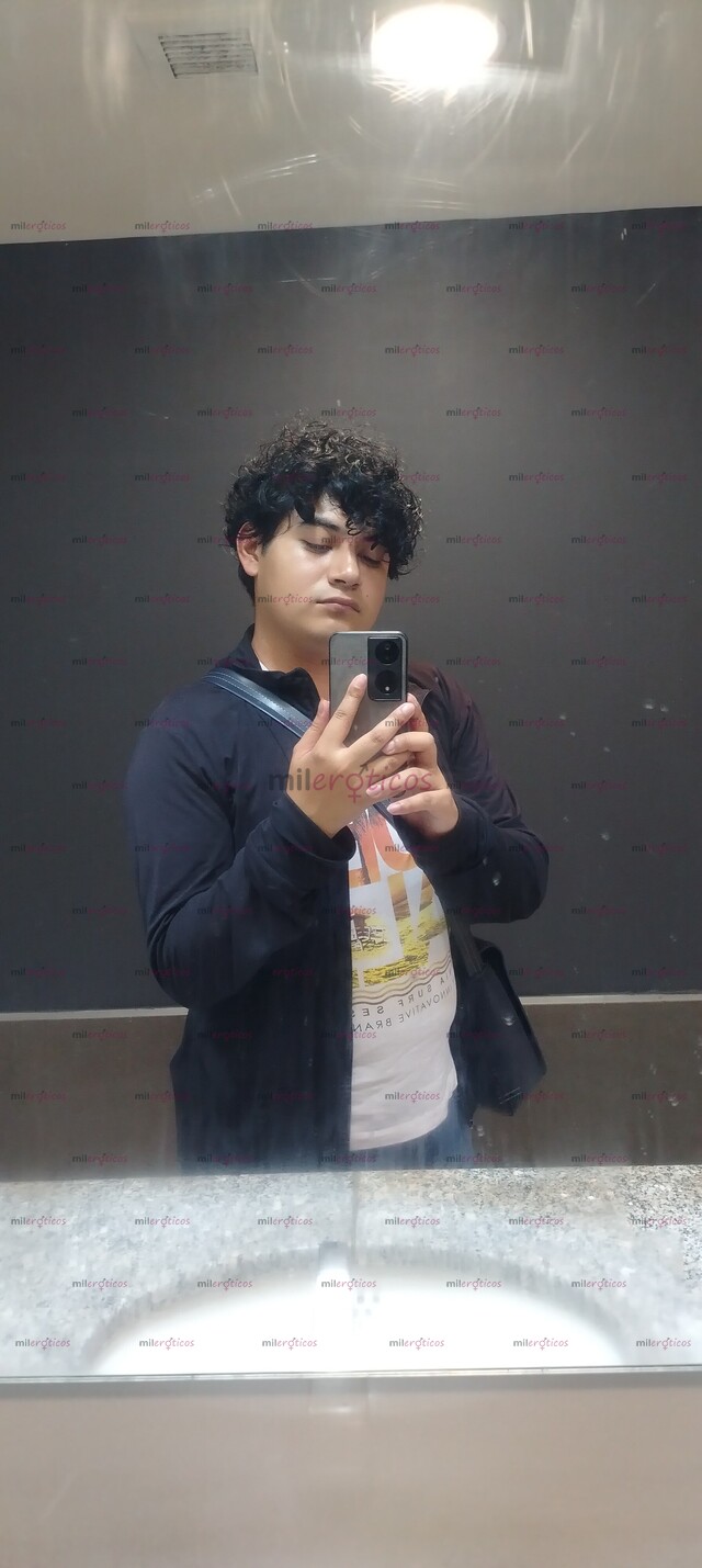 FOTOS DE UNIVERSITARIO CON BUEN CULITO Y VERGA SUMISO INTER