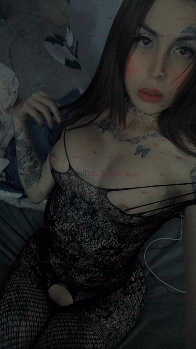 FOTOS DE HERMOSA FLACA SUPER SEXI TATTUADA BESOS MIS AMORES