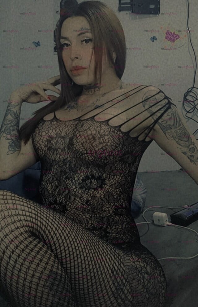 FOTOS DE HERMOSA FLACA SUPER SEXI TATTUADA BESOS MIS AMORES