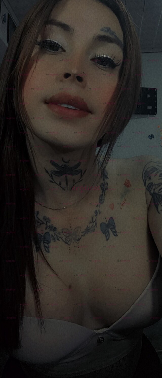 FOTOS DE HERMOSA FLACA SUPER SEXI TATTUADA BESOS MIS AMORES