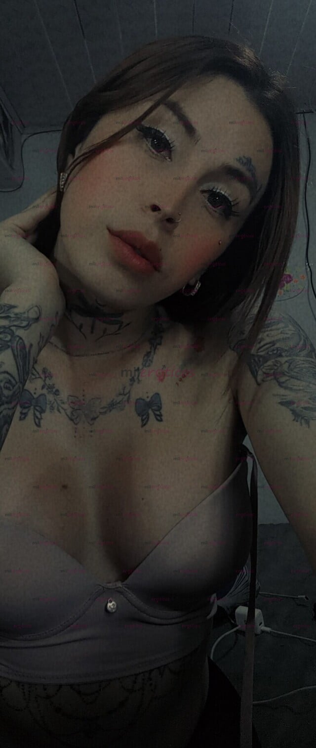 FOTOS DE HERMOSA FLACA SUPER SEXI TATTUADA BESOS MIS AMORES
