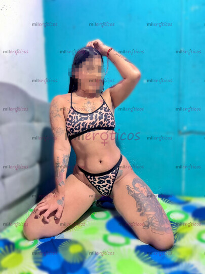 FOTOS DE HERMOSA MORENA CON UN CHOCHO QUE TE SACARA HASTA LA ULTIMA GOTA DE LECHE
