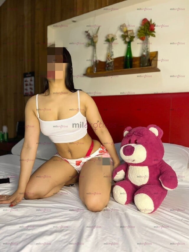 FOTOS DE LINDA JOVEN ESBELTA TODA UNA POTRA COLA GRANDE ABDOMEN PLANO