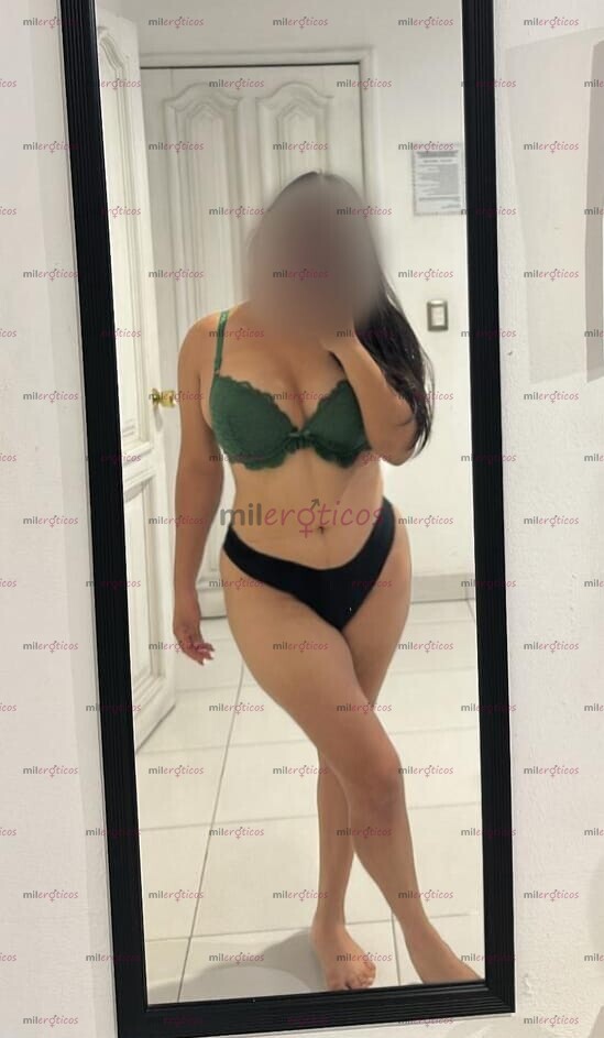 FOTOS DE SAM 22 AÑOS, BONITA Y CON UN CUERPO MUY BONITO