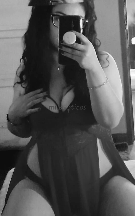 Ven y disfruta conmigo un exquisito masaje erotico sensitivo piel a piel con roces y caricias te aseguro un momento de relajacion exquisito y unico at...