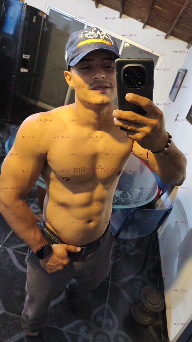 FOTOS DE SOY UN JOVEN ATRACTIVO CON BUEN MATERIAL DE TRABAJO