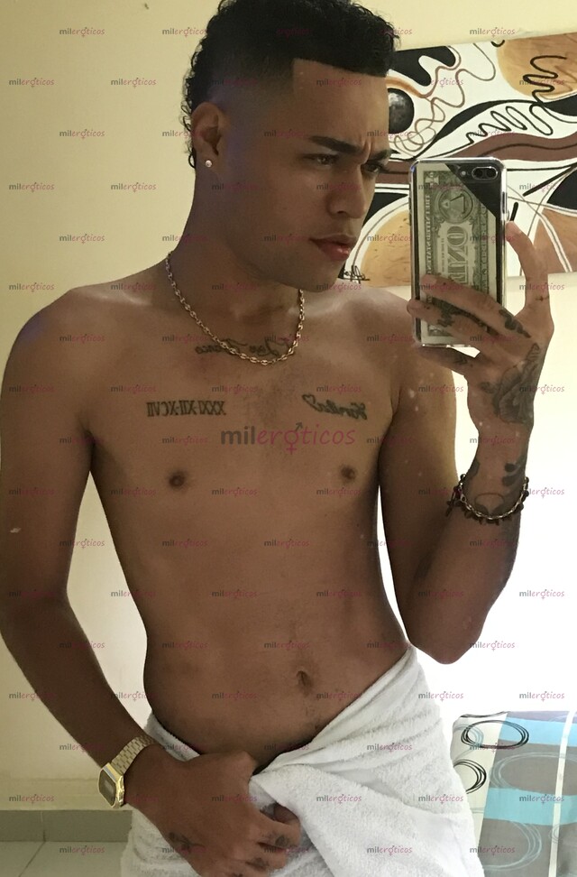 FOTOS DE BISEXUAL ACTIVO VERGON MUY ARRECHO COMPLACIENTE CON 21CM LECHERO!!!