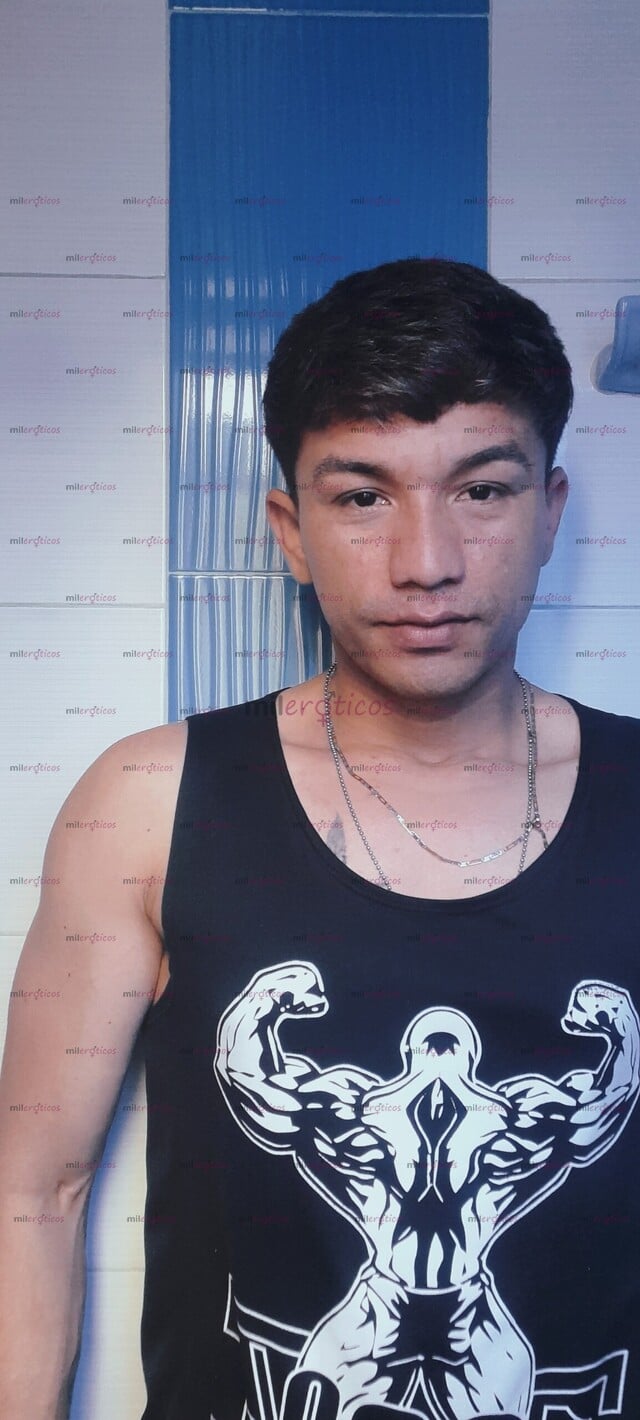 FOTOS DE CAPRICHOSO FLACO, DISCRETO, PASIVO SUMISO