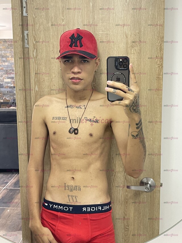 FOTOS DE BISEXUAL ACTIVO VERGON MUY ARRECHO COMPLACIENTE CON 21CM LECHERO!!!