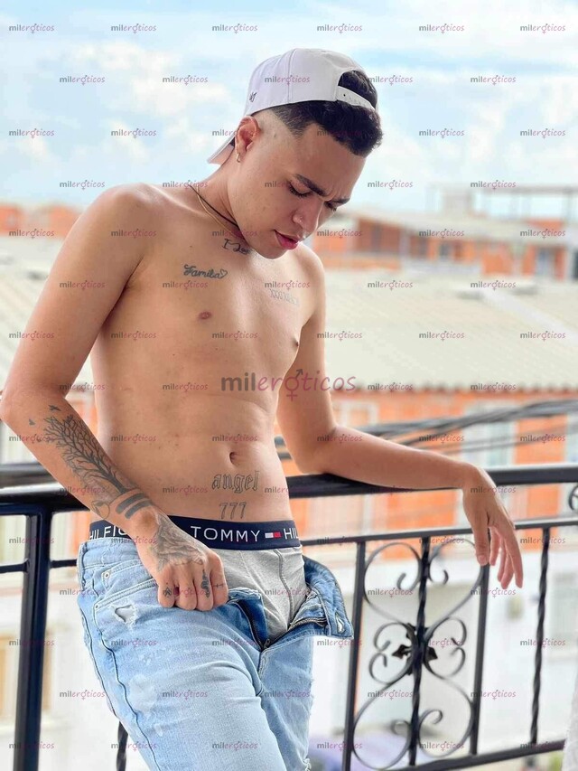 FOTOS DE BISEXUAL ACTIVO VERGON MUY ARRECHO COMPLACIENTE CON 21CM LECHERO!!!
