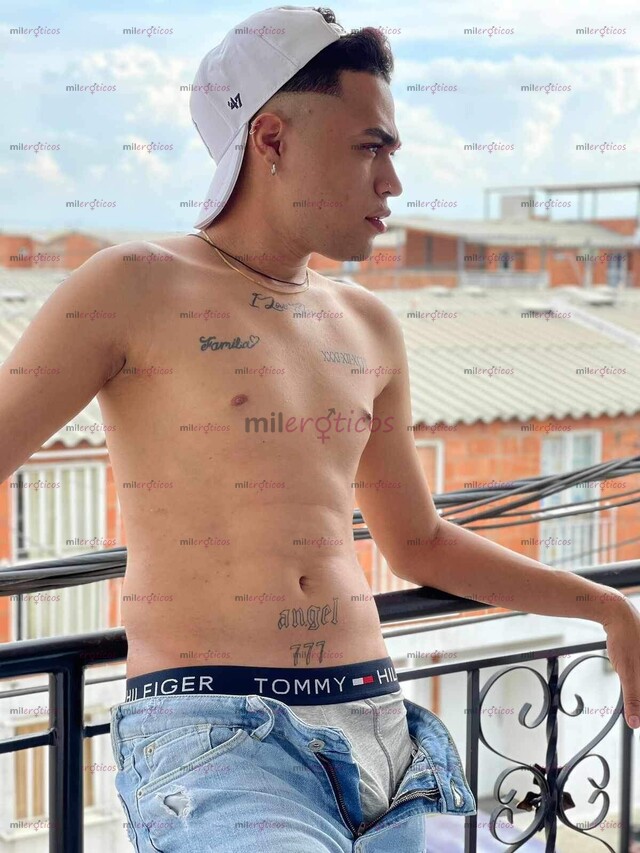 FOTOS DE BISEXUAL ACTIVO VERGON MUY ARRECHO COMPLACIENTE CON 21CM LECHERO!!!