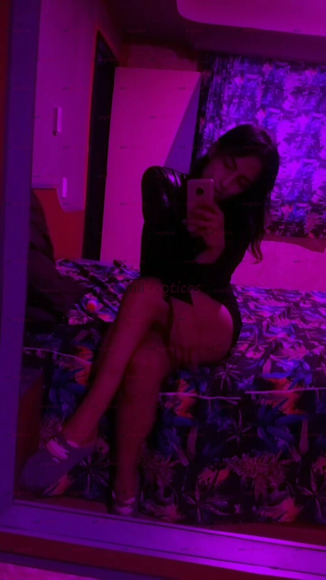 FOTOS DE BELLA MORENA, DELGADA, ALTA, VERSÁTIL Y AGRADABLE.