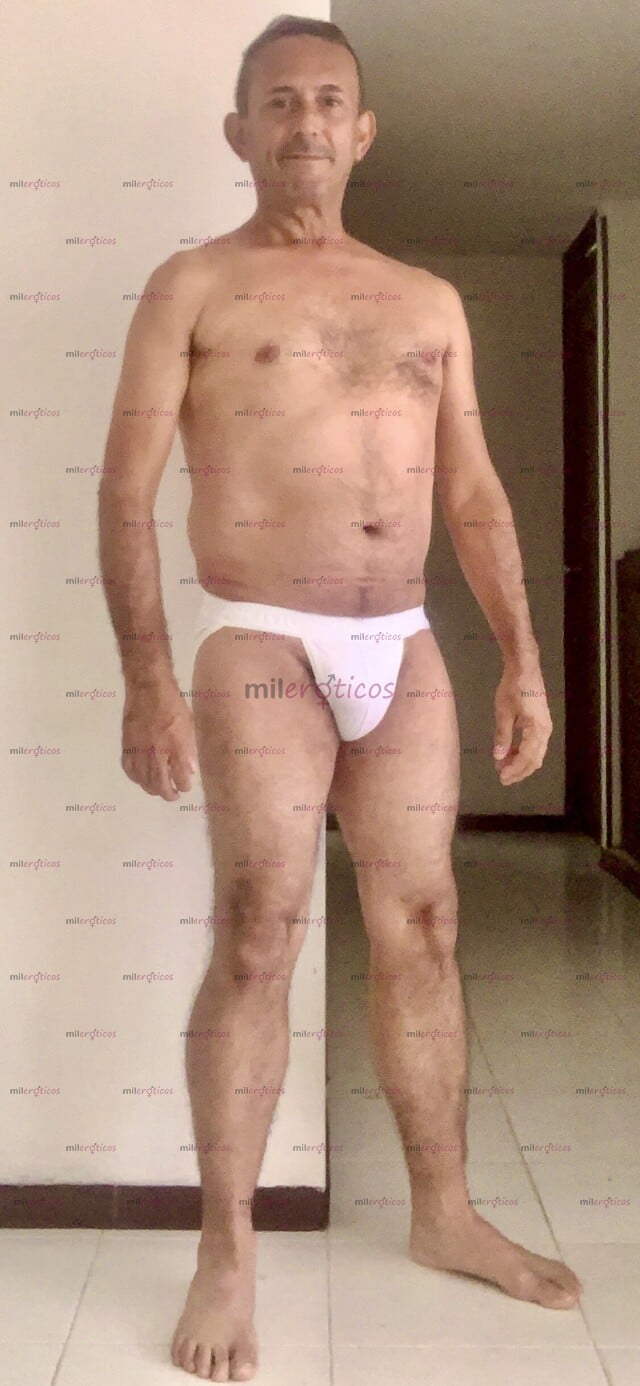 FOTOS DE HOMBRE MADURO CON SUS 23X17 DISPUESTO A DOBLARTE LAS PAREDES ANALES