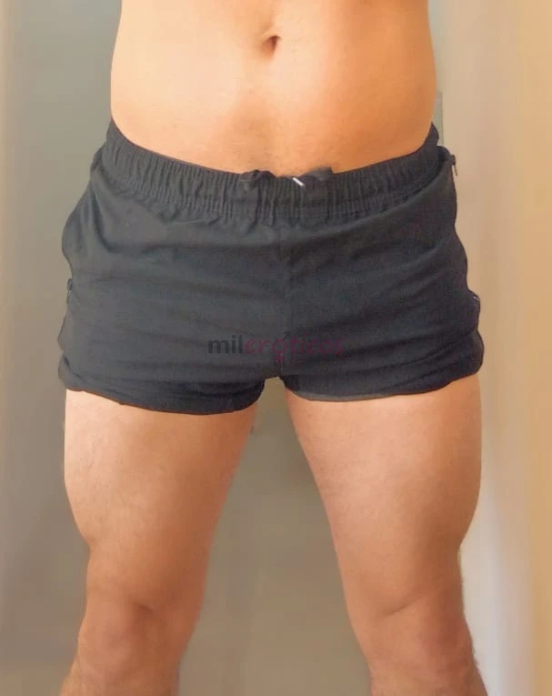 Soy sergio un acompanante chileno de 26 anos de tez blanca con un bonito cuerpo de 1 76 metros y fotos autenticas si quieres pasar 90 minutos de buen...