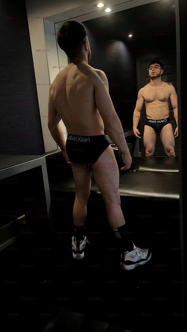 FOTOS DE PROFESSIONAL COMPANION BILINGUAL MALE ESCORT