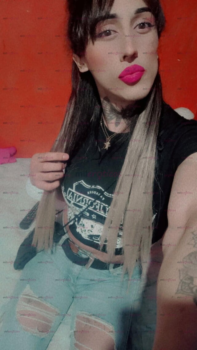 FOTOS DE DE REGRESO ESTÁ RICA Y DELICIOSA FLAKITA DOTADA Y COMELONA DE VERGA