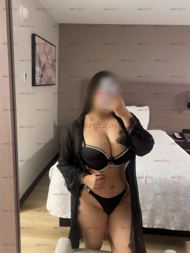 FOTOS DE TETAS GRANDES, PIEL BLANCA Y PLACER SIN LÍMITES