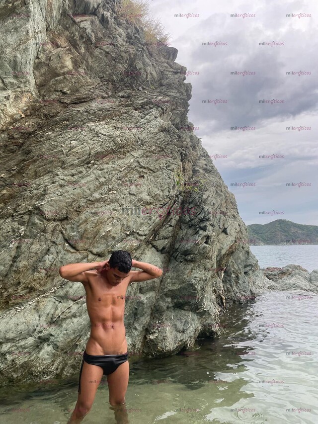 FOTOS DE UNIVERSITARIO PASIVO EN LA CIUDAD, SOLO BUSCO MANES SOLVENTES