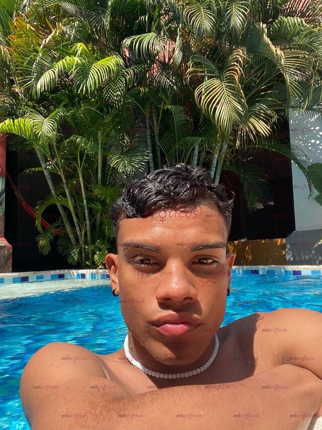 FOTOS DE UNIVERSITARIO PASIVO EN LA CIUDAD, SOLO BUSCO MANES SOLVENTES