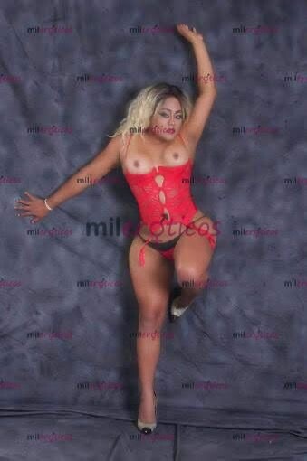 FOTOS DE DAKOTA LA TALADRA CULO SEXY MUJER CON 19 CM DE VERGA DAME LECHE