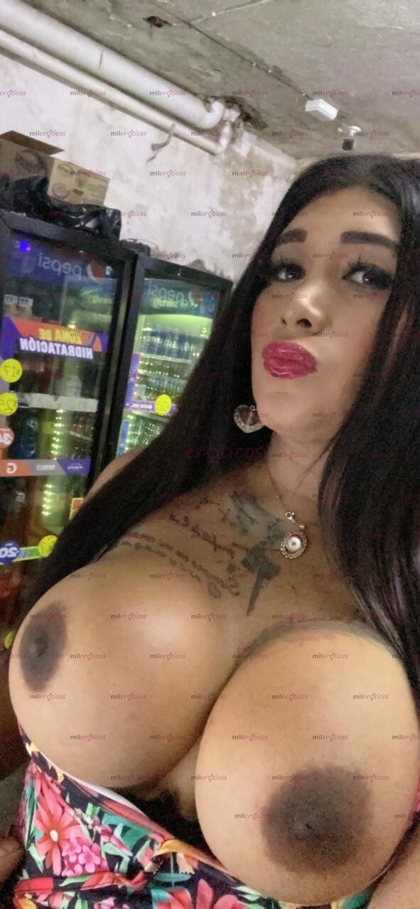 FOTOS DE MIS TETAS SON ÚNICAS REDONDA GRANDOTAS Y MUY DURAS