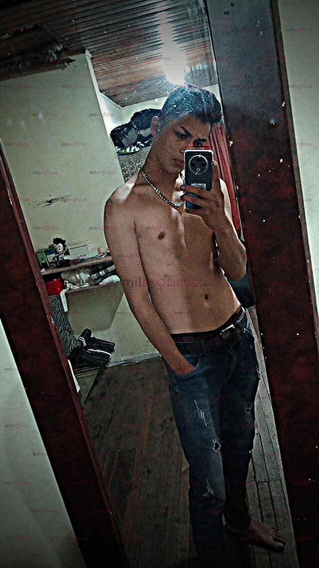 FOTOS DE JOVENCITO MASAJISTA HATERO BIEN ARRECHO Y COMPLACIENTE