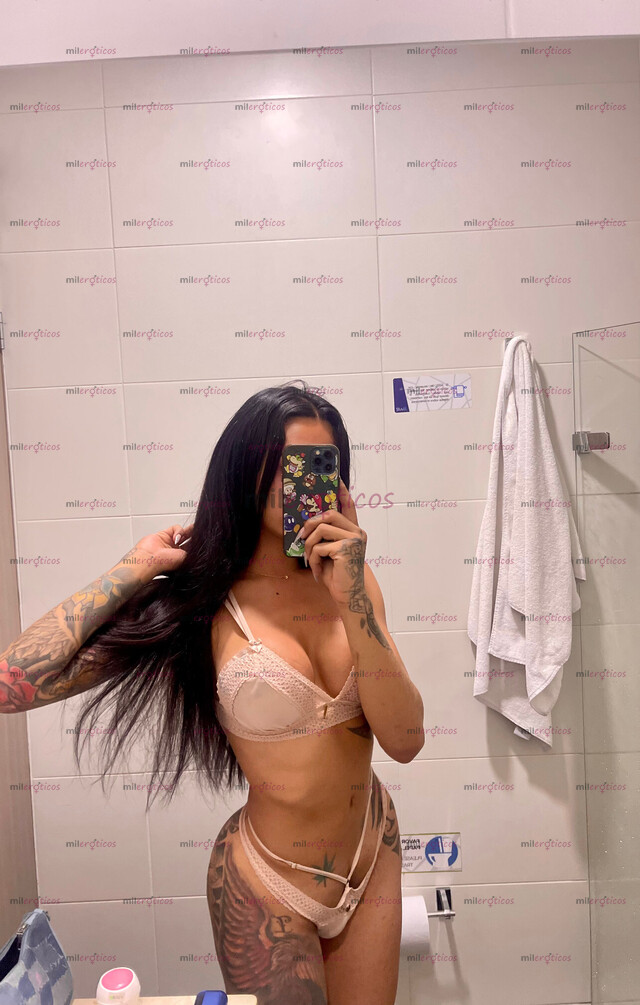 FOTOS DE ISABELLA GARCÍA TATUADA DELGADA COMPLACIENTE EDUCADA DISCRETA